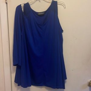 Ladies Context  cold shoulder top size 3X